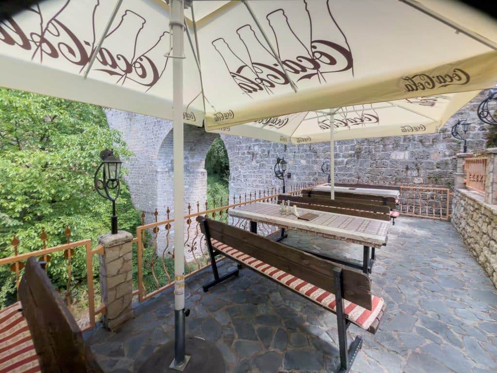 Salle à manger au restaurant Kastel na Henduku