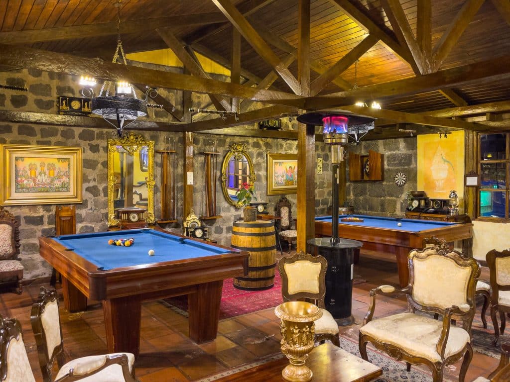 Salle de billard à l'Hosteria La Andaluza, où dormir en Équateur