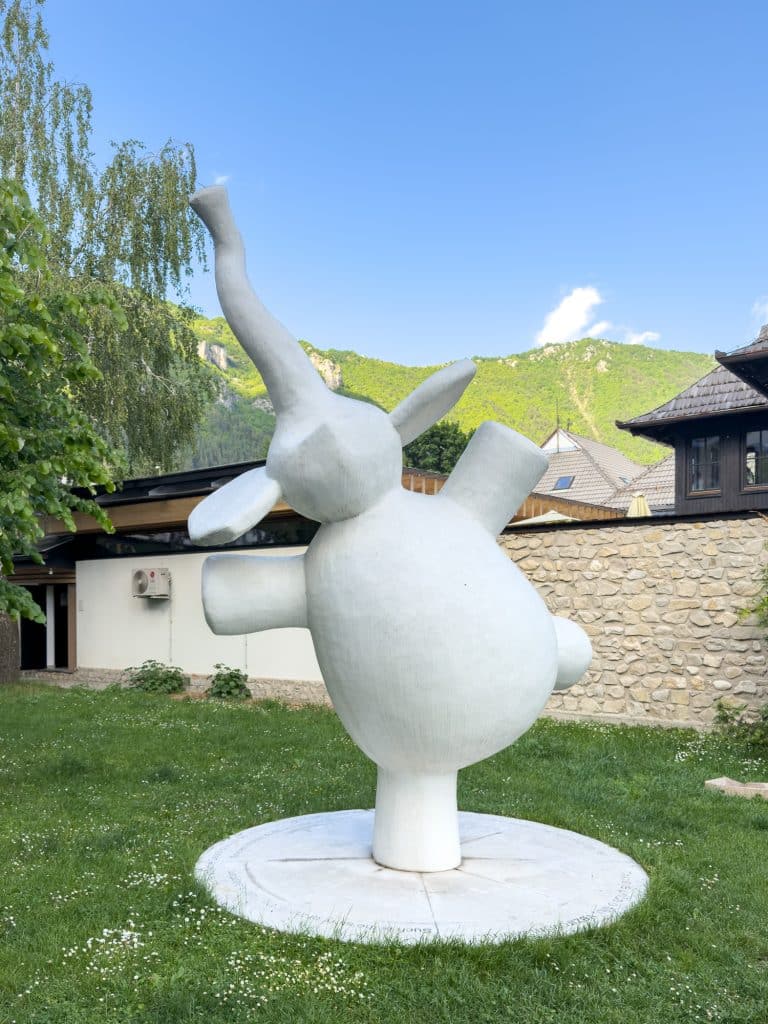 Sculpture à la résidence de l'auteur Ivo Andric à Travnik